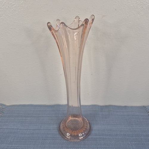 Vintage fluted pink - 10", pink-tinted